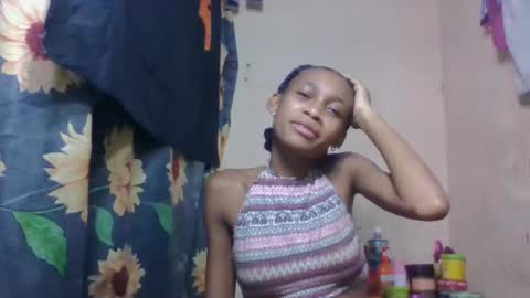 Snapshot of littleyanah chatting on 19, 4, 2026 yanah online show from 19, 4, 2026