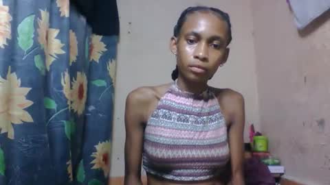 Snapshot of littleyanah chatting on 20, 4, 2026 yanah online show from 20, 4, 2026