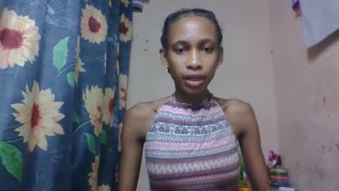 Snapshot of littleyanah chatting on 22, 4, 2026 yanah online show from 22, 4, 2026