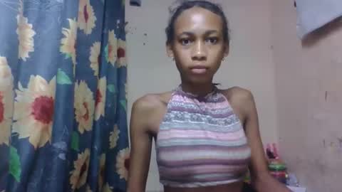 Snapshot of littleyanah chatting on 24, 4, 2026 yanah online show from 24, 4, 2026
