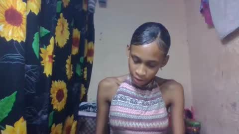 Snapshot of littleyanah chatting on 25, 4, 2026 yanah online show from 25, 4, 2026