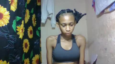 Snapshot of littleyanah chatting on 4, 5, 2026 yanah online show from 4, 5, 2026
