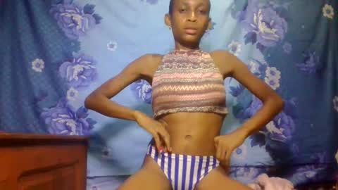 Snapshot of littleyanah chatting on 27, 5, 2026 yanah online show from 27, 5, 2026