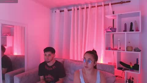 Snapshot of live_secret21 chatting on 26, 5, 2026 Angie and Sebas online show from 26, 5, 2026