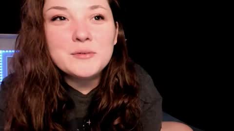 Snapshot of livinsubspace chatting on 15, 11, 2025 Liv online show from 15, 11, 2025