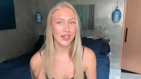 Snapshot of livslifee chatting on 5, 2, 2026 olivia online show from 5, 2, 2026