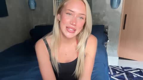 Snapshot of livslifee chatting on 25, 2, 2026 olivia online show from 25, 2, 2026