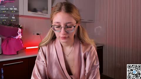 Snapshot of livyybosom chatting on 2, 2, 2025 My name is Livy Nice to meet you Thumbs up please its important online show from 2, 2, 2025