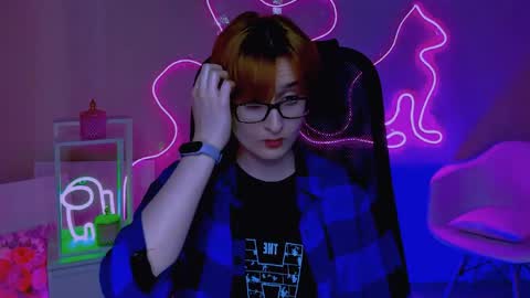 Snapshot of lixeluna chatting on 4, 4, 2026 LixeLuna online show from 4, 4, 2026