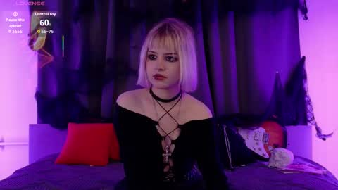 Snapshot of liyaluna chatting on 28, 9, 2025 LIA online show from 28, 9, 2025