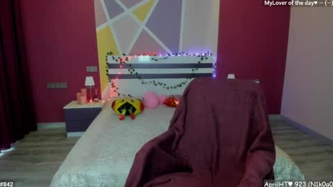 Girl next door online show from 14, 4, 2026