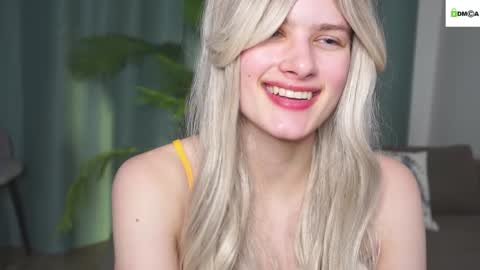 Snapshot of lizbethcoll chatting on 3, 1, 2025 Sunnheart online show from 3, 1, 2025