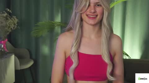 Snapshot of lizbethcoll chatting on 12, 1, 2025 Sunnheart online show from 12, 1, 2025