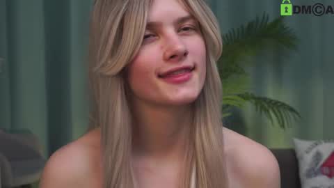 Snapshot of lizbethcoll chatting on 26, 2, 2025 Sunnheart online show from 26, 2, 2025