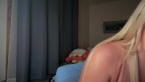 Liz Purr online show from 6, 3, 2025