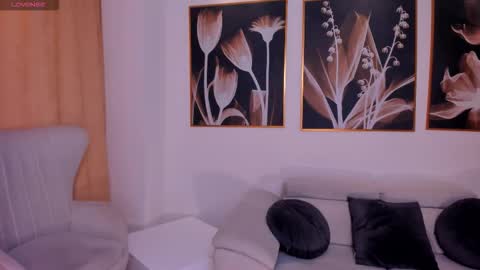 Lizzi  online show from 1, 3, 2026