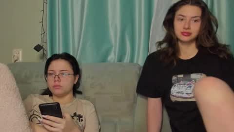 lizzi_muur online show from 17, 1, 2025