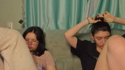 lizzi_muur online show from 24, 1, 2025