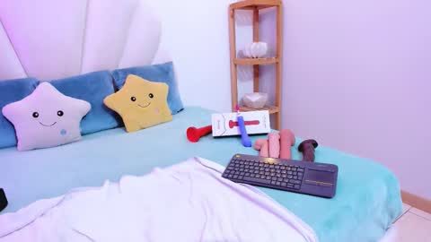 Snapshot of lizzie_williamss chatting on 19, 9, 2025 lizzie_williamss online show from 19, 9, 2025