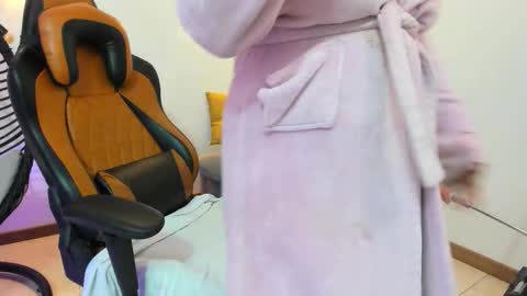 Snapshot of lizzie_williamss chatting on 24, 9, 2025 lizzie_williamss online show from 24, 9, 2025