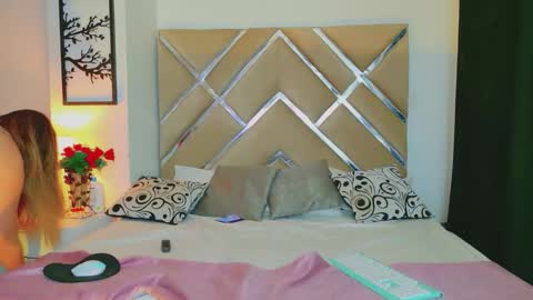 Snapshot of lizzymontana chatting on 9, 1, 2026 Liz online show from 9, 1, 2026