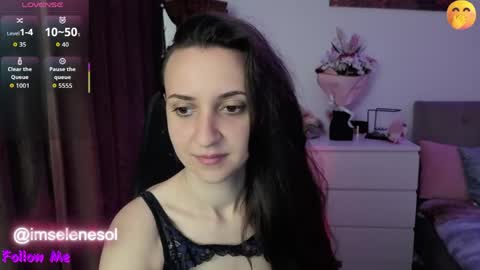 Lizzy Palmer online show from 7, 4, 2026