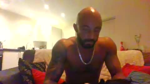 Snapshot of llleeeooonnn69 chatting on 28, 11, 2025 Leon online show from 28, 11, 2025