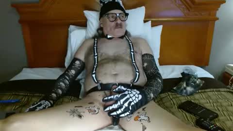 Snapshot of lnsideher69 chatting on 28, 10, 2025 John online show from 28, 10, 2025