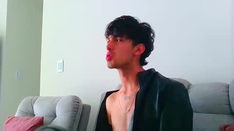 Snapshot of logaan_grey chatting on 5, 1, 2025 logaan_grey online show from 5, 1, 2025