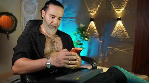 logan_cardenas1 online show from 11, 6, 2026