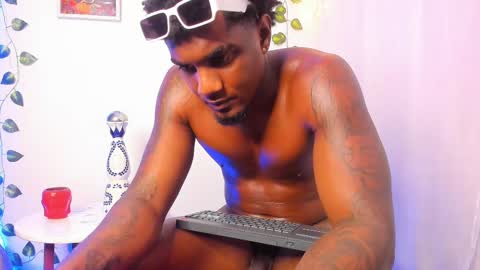 Snapshot of logan_drakex chatting on 6, 3, 2025 LOGAN DRAKE online show from 6, 3, 2025