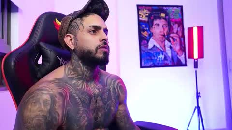 logan_hugh8 online show from 5, 11, 2025