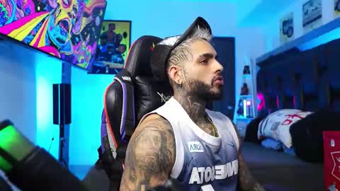 logan_hugh8 online show from 15, 2, 2026