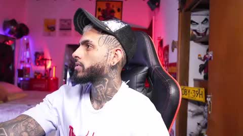 logan_hugh8 online show from 4, 4, 2026