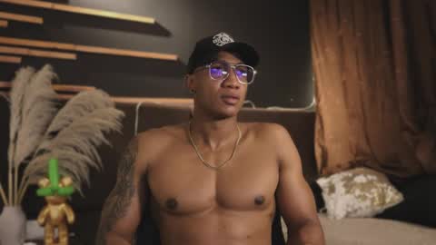 logan_varela online show from 30, 1, 2025