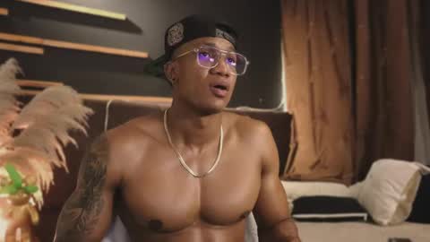 logan_varela online show from 31, 1, 2025