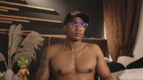 logan_varela online show from 31, 1, 2025