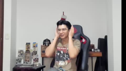 Snapshot of logannick chatting on 14, 1, 2025 Logan online show from 14, 1, 2025