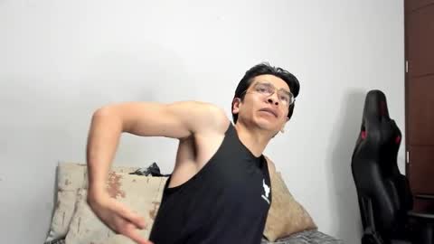 Snapshot of logannick chatting on 26, 11, 2025 Logan online show from 26, 11, 2025