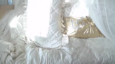 Snapshot of lokagold chatting on 26, 11, 2025 Lilu online show from 26, 11, 2025