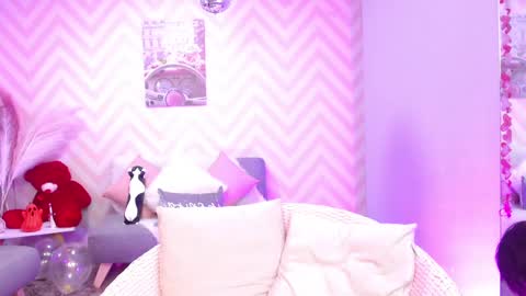 Lola online show from 5, 10, 2025