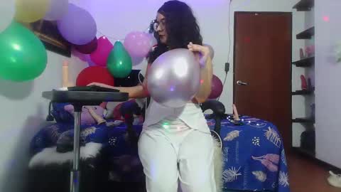 lola_fiery online show from 19, 12, 2024
