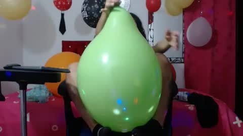 lola_fiery online show from 23, 12, 2024