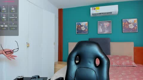 Snapshot of lola_sweeet18 chatting on 30, 5, 2026 lola_sweeet18 online show from 30, 5, 2026