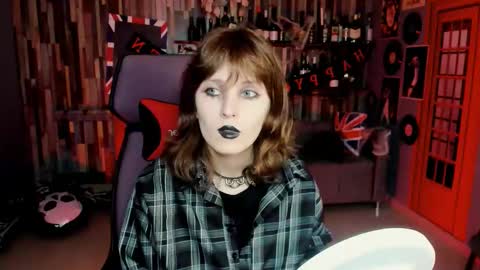 Snapshot of lolaasmus chatting on 25, 10, 2025 I consider myself the god Loki but life just calls me LOL online show from 25, 10, 2025