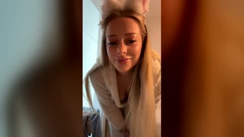lolacutiex online show from 29, 5, 2026