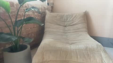 Snapshot of loladom chatting on 15, 9, 2025 Frt Pr1ncess online show from 15, 9, 2025