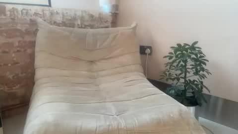 Snapshot of loladom chatting on 22, 9, 2025 Frt Pr1ncess online show from 22, 9, 2025