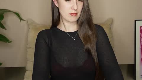 Snapshot of loladom chatting on 11, 11, 2025 Frt Pr1ncess online show from 11, 11, 2025