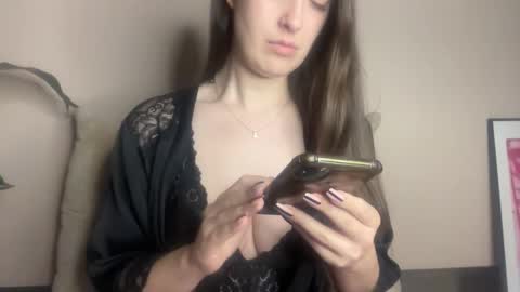 Snapshot of loladom chatting on 14, 11, 2025 Frt Pr1ncess online show from 14, 11, 2025